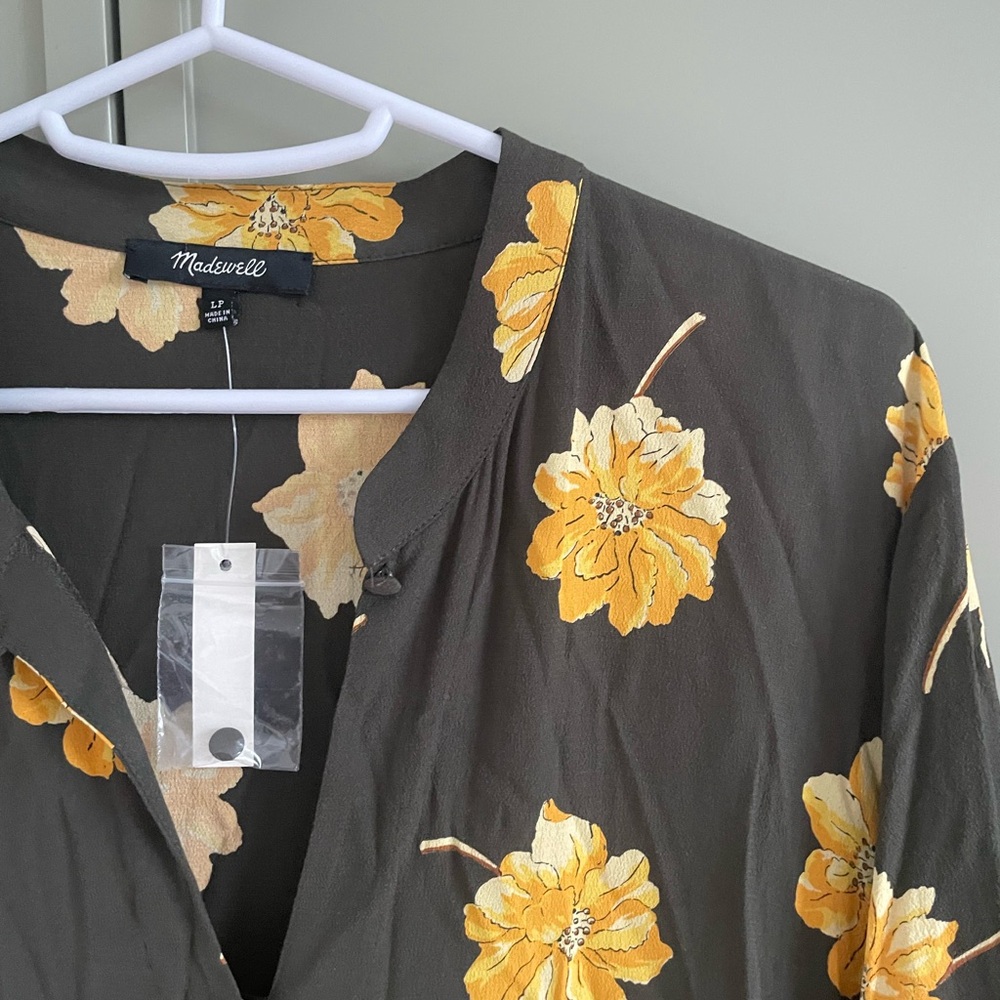 Madewell petite midi dress. Olive with flowers. Crepey flowy material. NWT.